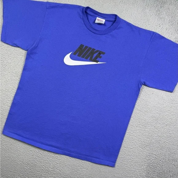 Vintage 90s Nike T-shirt - Picture 1 of 4